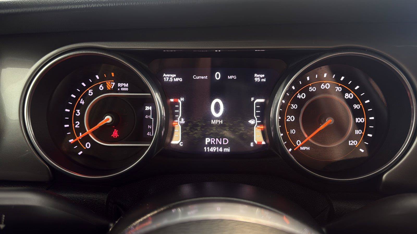 Used 2018 Jeep Wrangler Unlimited Sahara AWD/4WD image 13