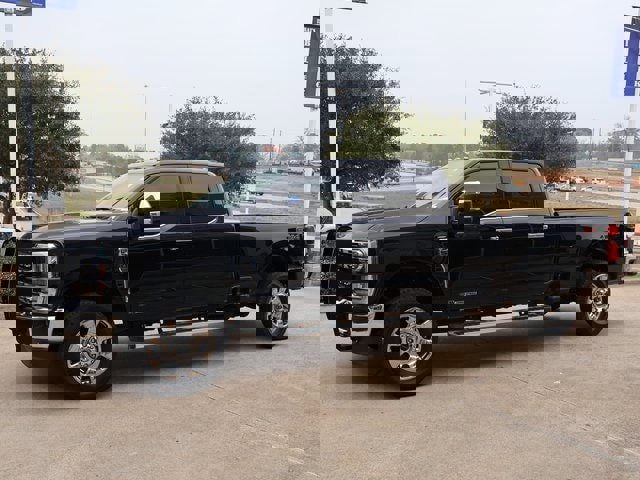 Certified 2025 Ford F350 Lariat w/ Chrome Package image 8