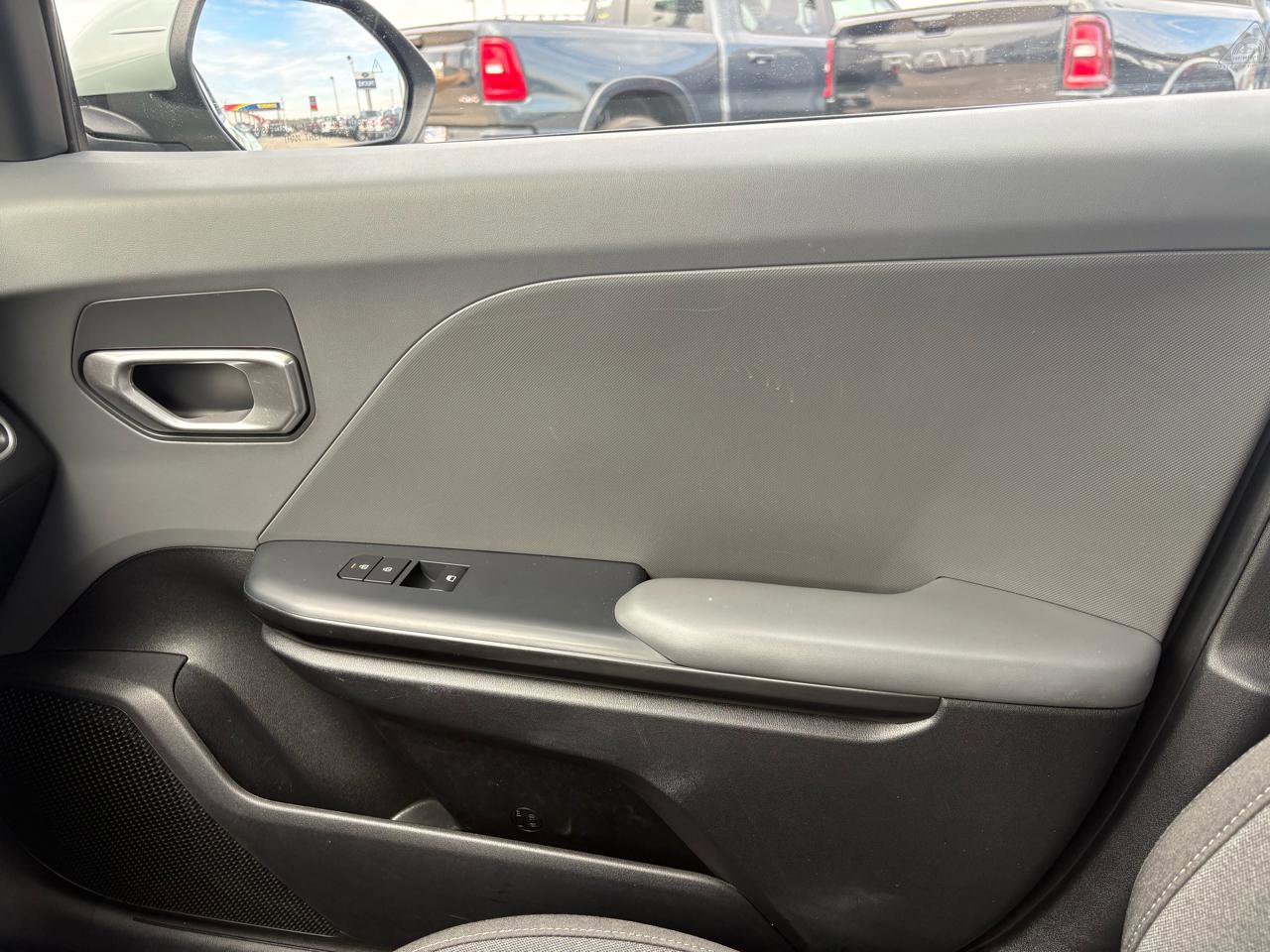 Used 2025 Kia K4 FWD image 20