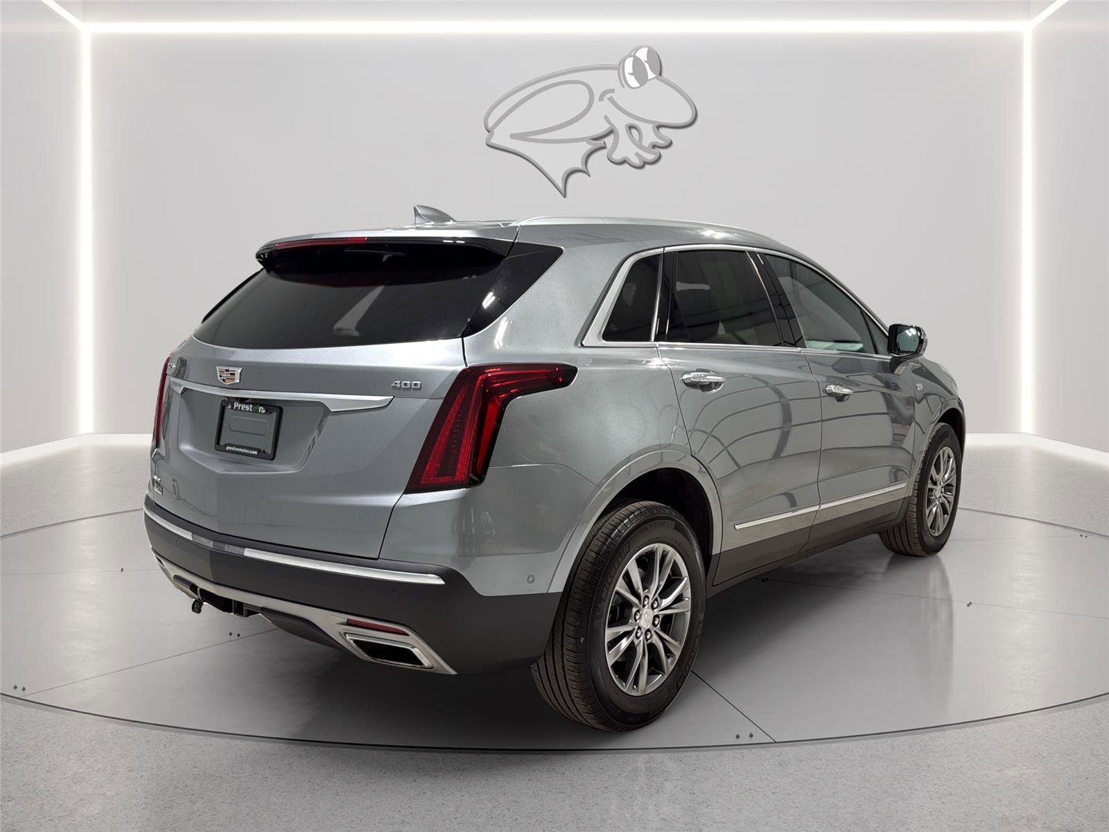Used 2023 Cadillac XT5 Premium Luxury w/ Technology Package AWD/4WD image 5