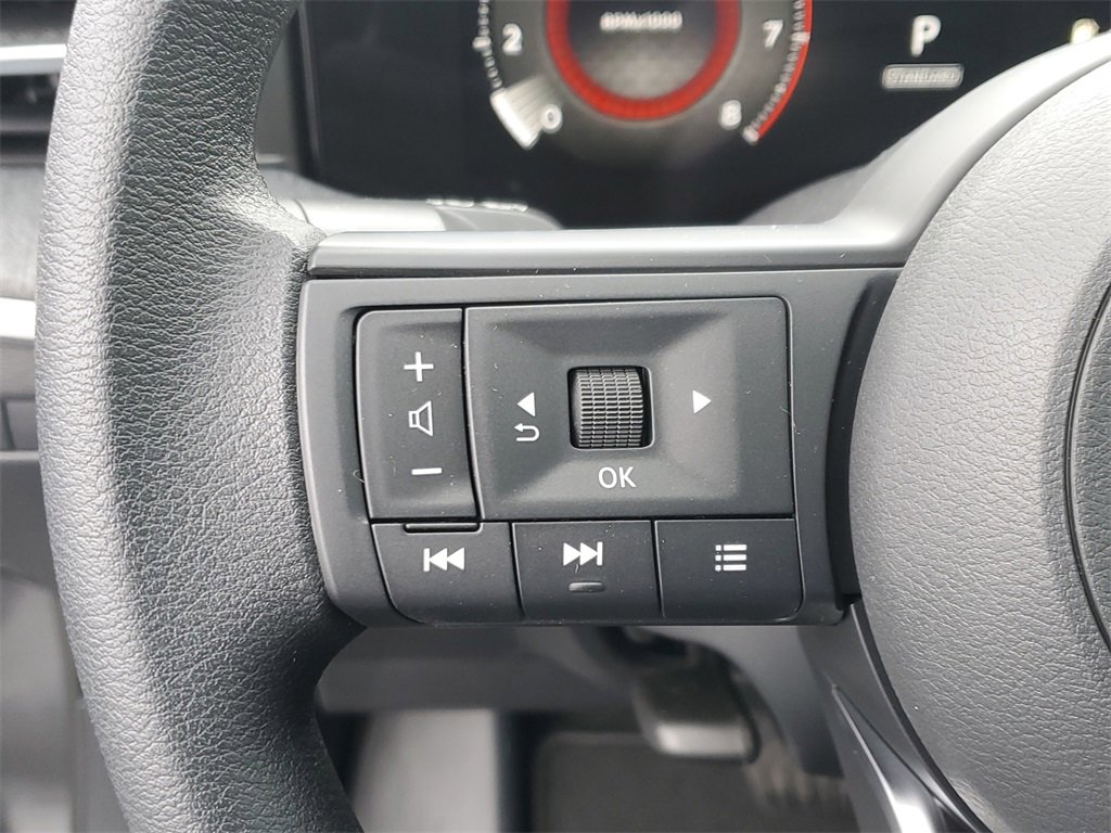 Used 2025 Nissan Kicks SV w/ SV Premium Package image 18