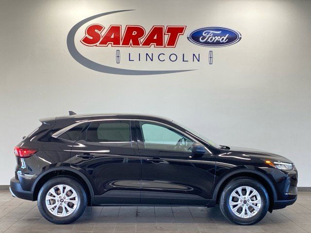 Certified 2023 Ford Escape Active AWD/4WD image 1
