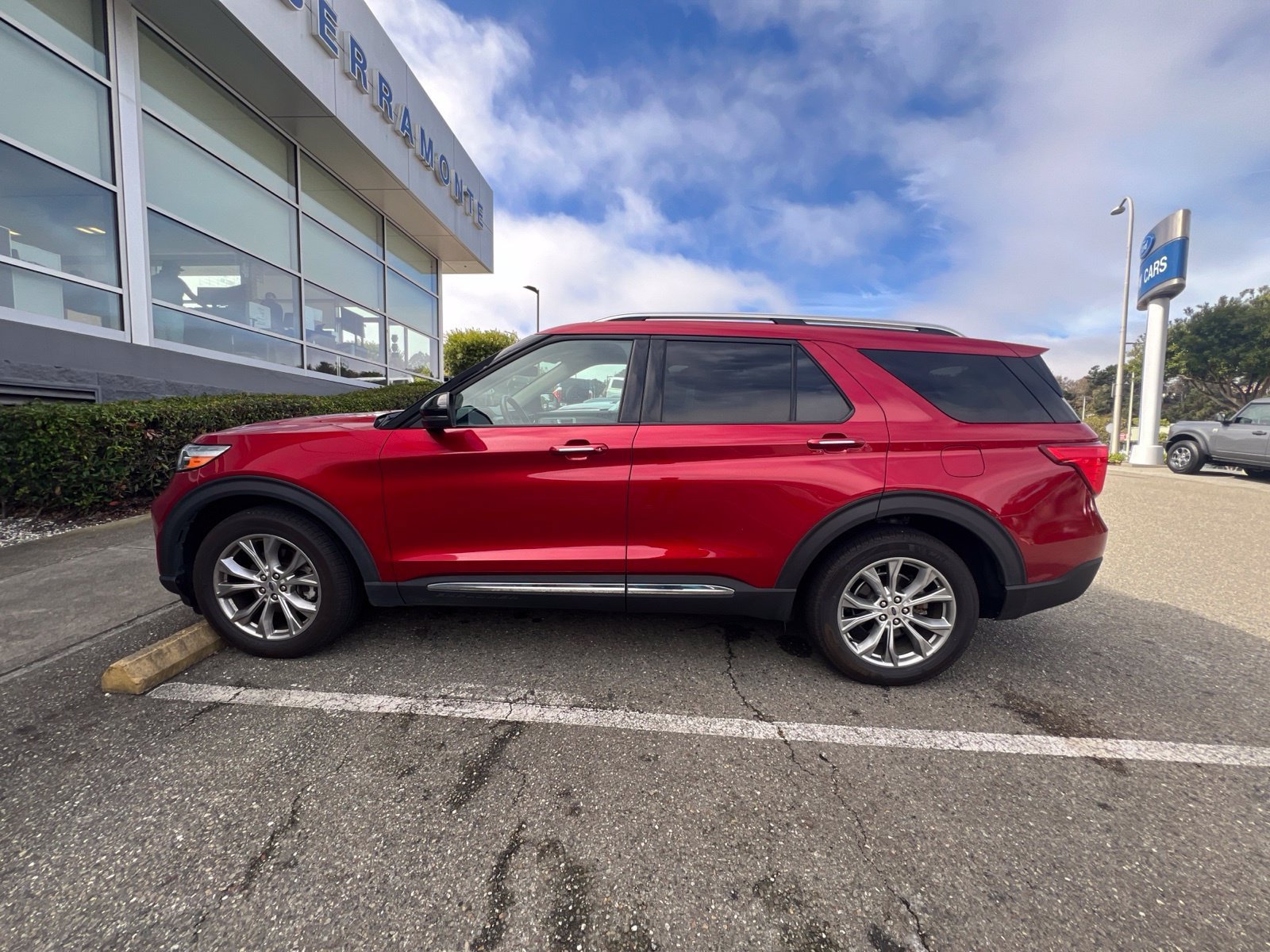 Certified 2020 Ford Explorer Limited AWD/4WD image 11