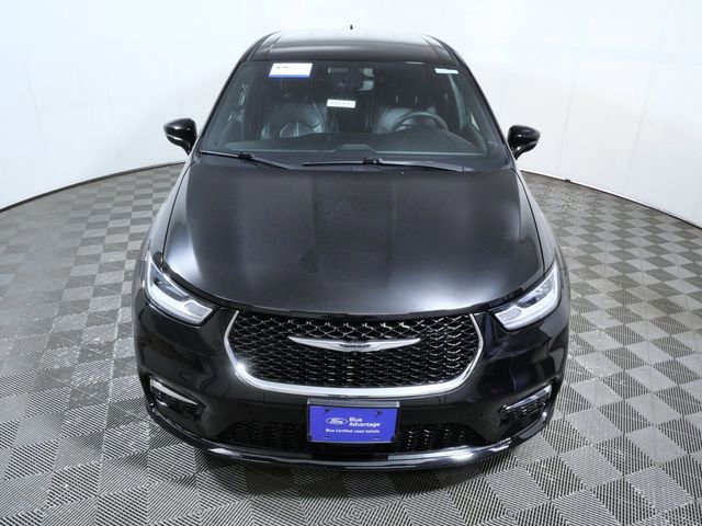 Used 2025 Chrysler Pacifica Select image 6