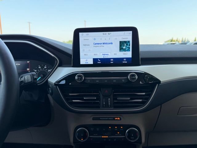 Certified 2022 Ford Escape SE w/ SE Sport Appearance Package AWD/4WD image 17