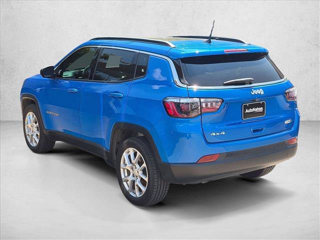 Used 2023 Jeep Compass Latitude w/ Sun and Sound Group AWD/4WD image 7