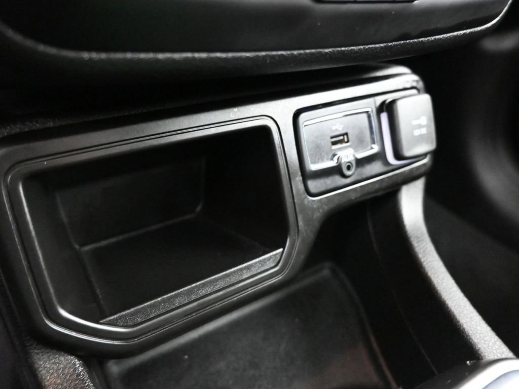 Used 2020 Jeep Renegade Limited w/ UConnect 8.4 Nav Group image 18