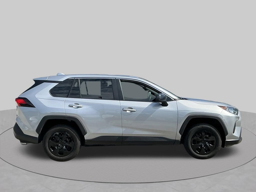 Used 2022 Toyota RAV4 LE FWD image 13