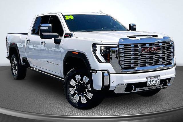 Used 2024 GMC Sierra 2500 Denali w/ Denali Reserve Package AWD/4WD image 12