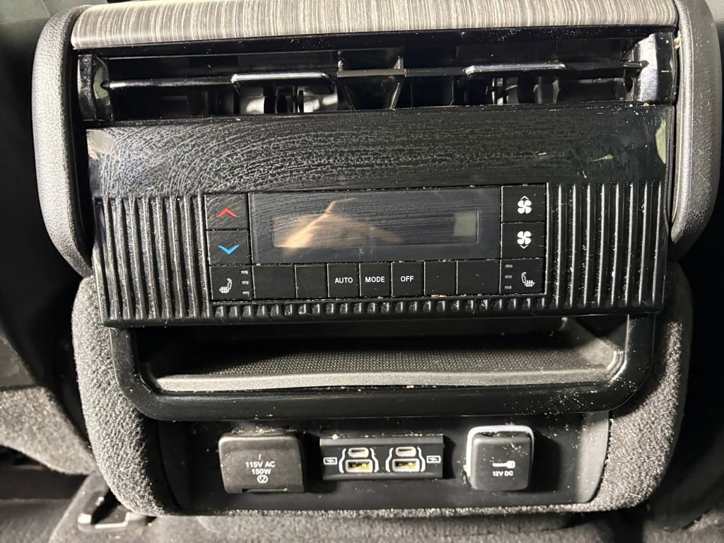 Used 2024 Jeep Wagoneer L Series II w/ Flexible Seating Group image 31