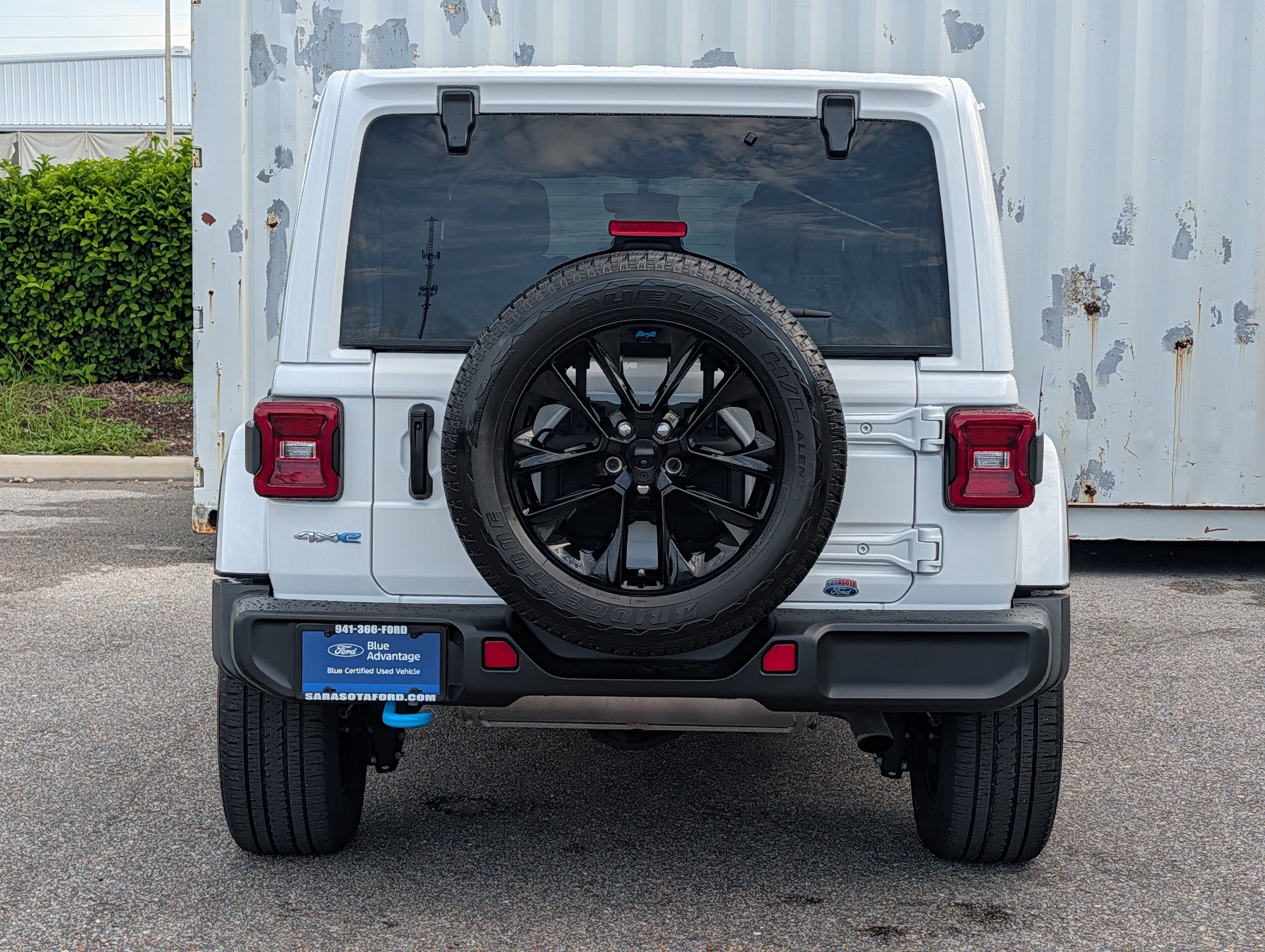 Used 2022 Jeep Wrangler Unlimited Sahara w/ Cold Weather Group AWD/4WD image 6