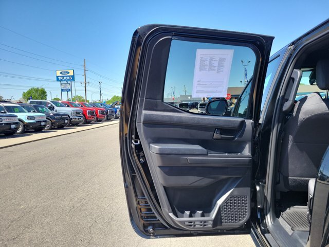 Used 2025 Toyota Tacoma SR5 AWD/4WD image 10
