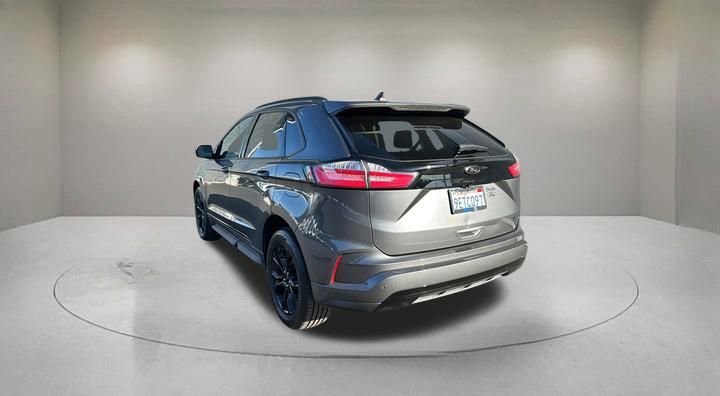 Certified 2022 Ford Edge SE w/ Black Appearance Package AWD/4WD image 3