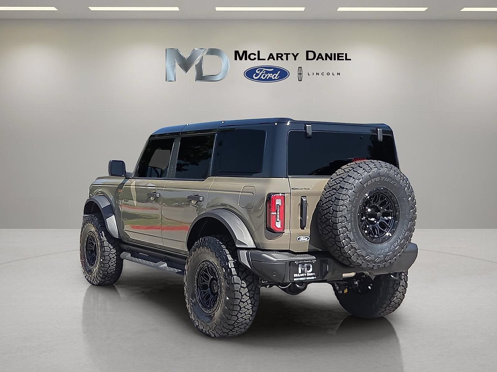 Certified 2026 Ford Bronco Badlands AWD/4WD image 4