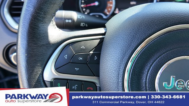 Used 2022 Jeep Renegade Latitude w/ Convenience Group AWD/4WD image 23