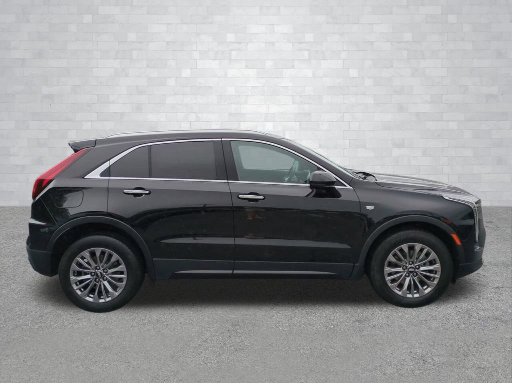 Used 2024 Cadillac XT4 Premium Luxury FWD image 3