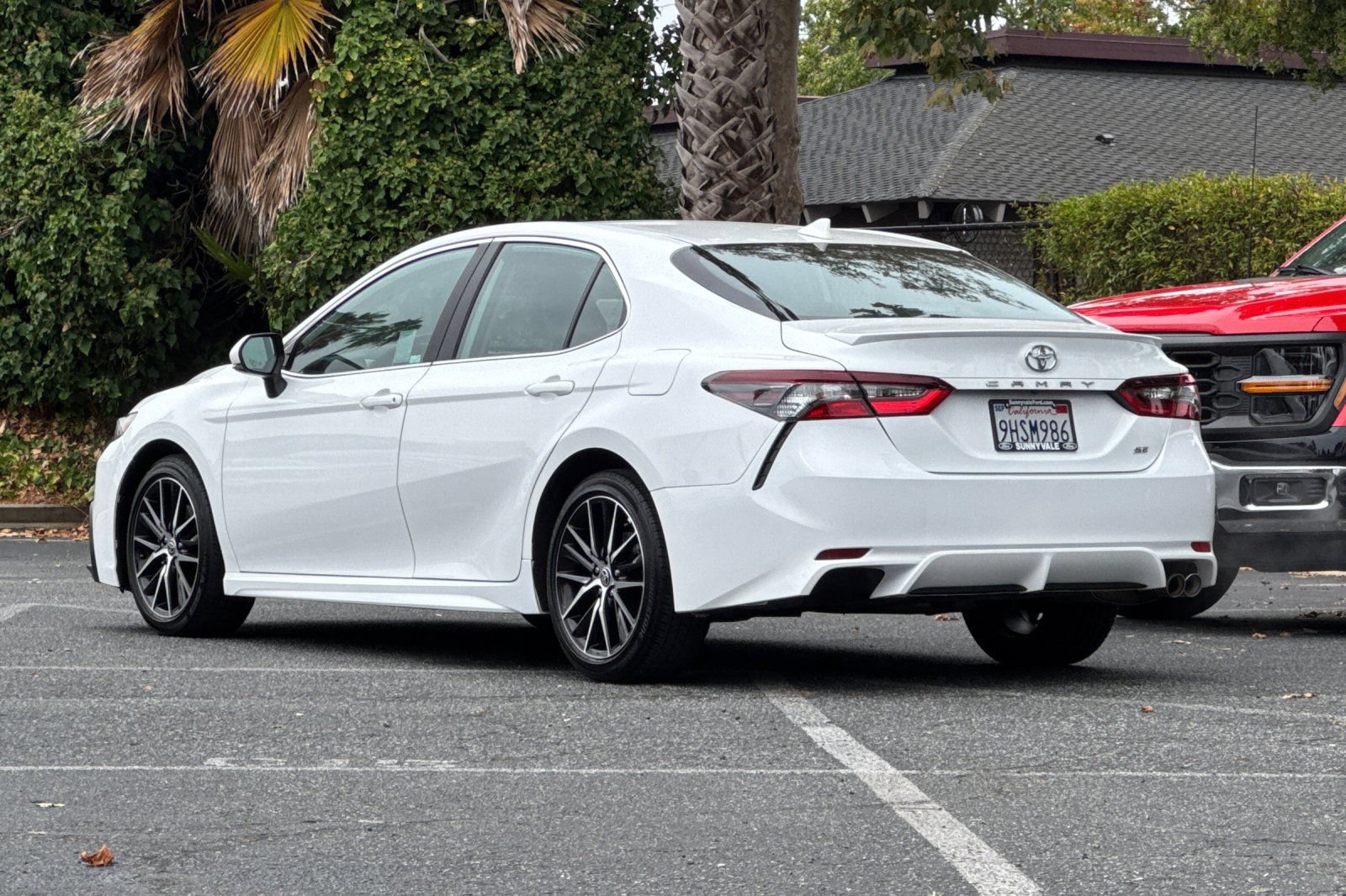 Used 2024 Toyota Camry SE FWD image 6