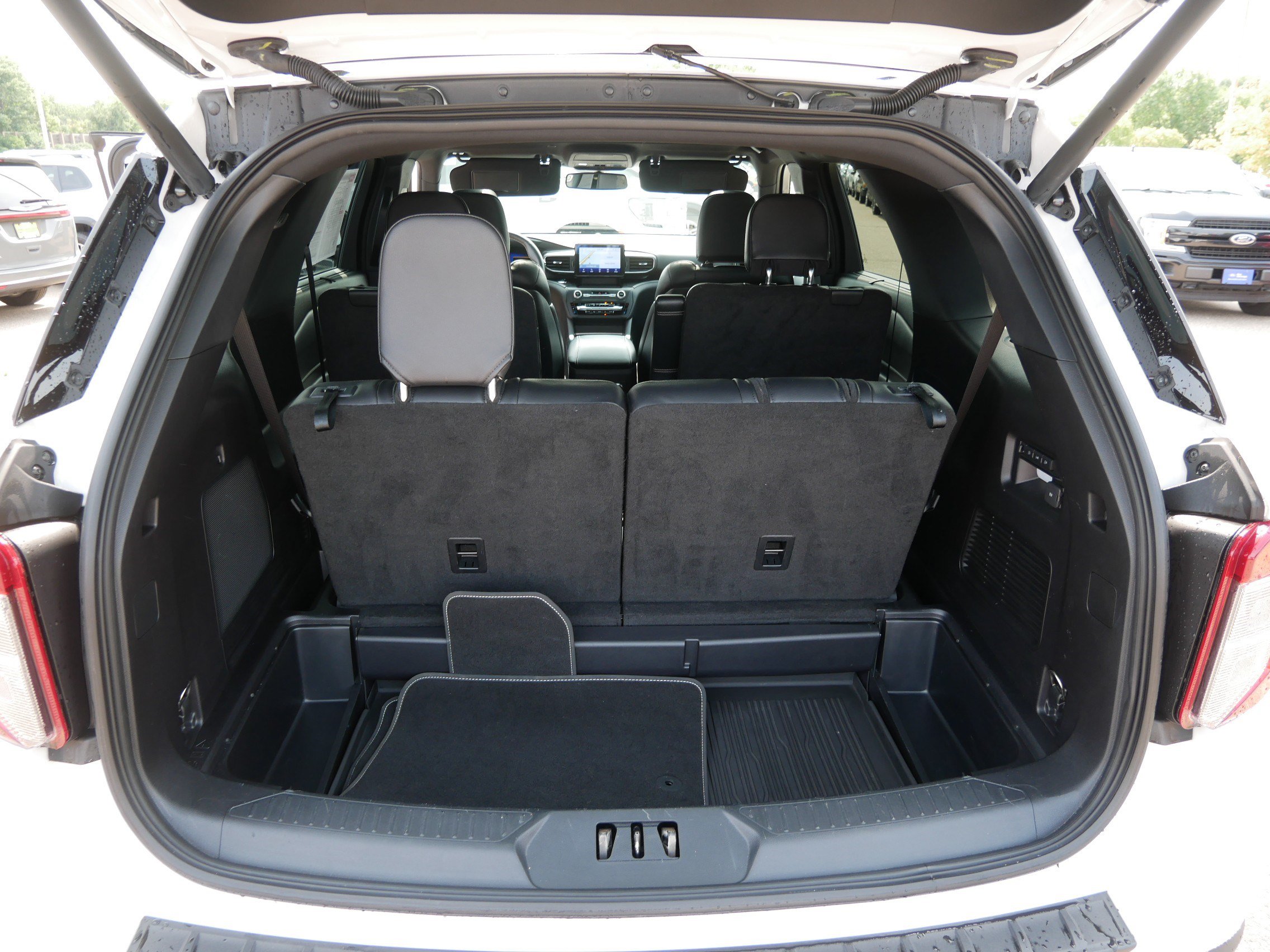 Certified 2020 Ford Explorer ST w/ ST High-Performance Pack AWD/4WD image 18