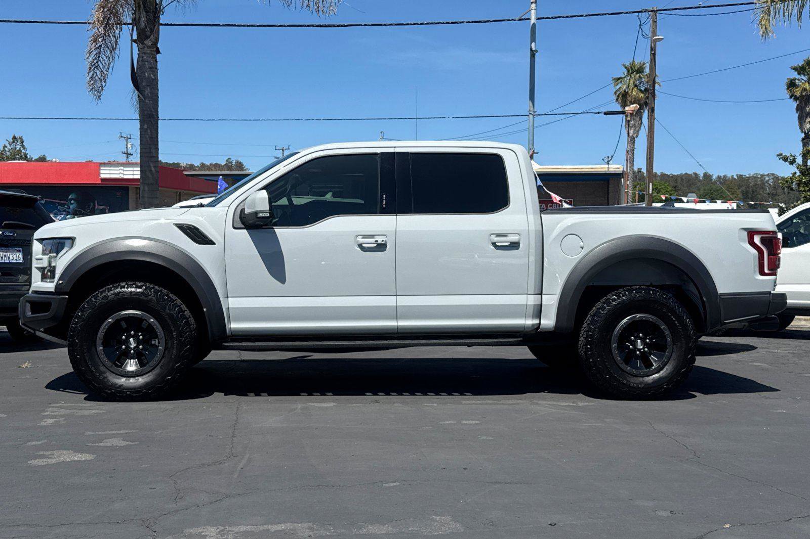 Certified 2017 Ford F150 Raptor w/ Equipment Group 802A Luxury image 29