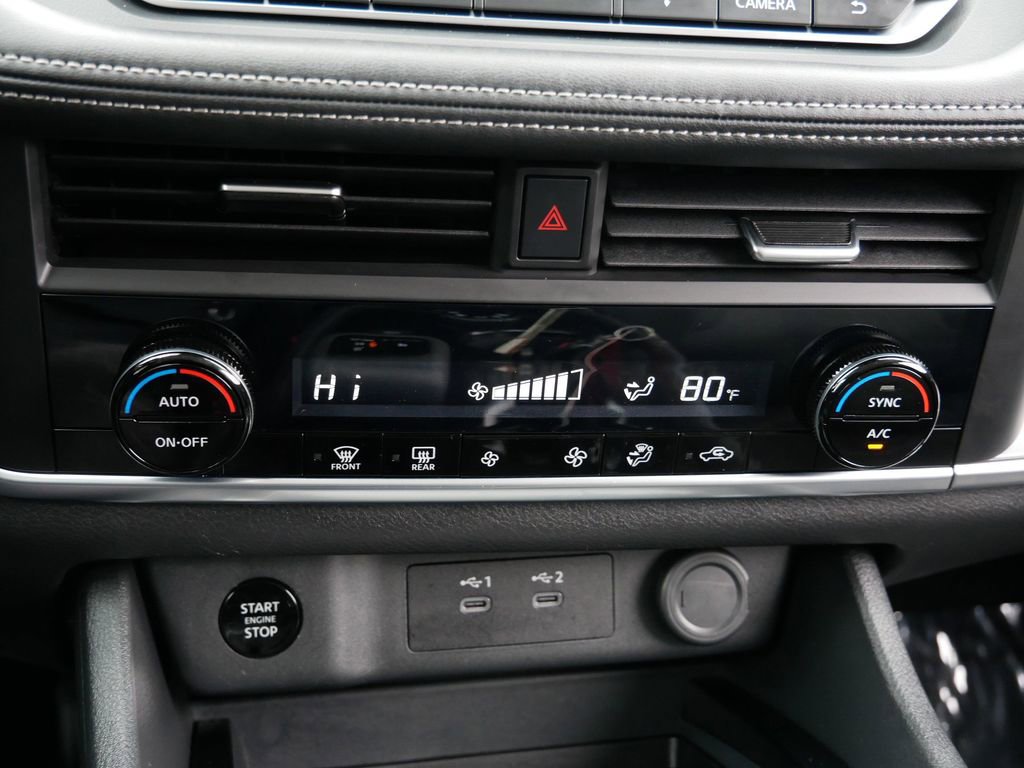 Used 2025 Nissan Rogue SV image 24