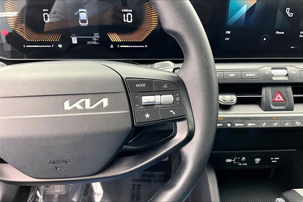 Used 2025 Kia K4 FWD image 19