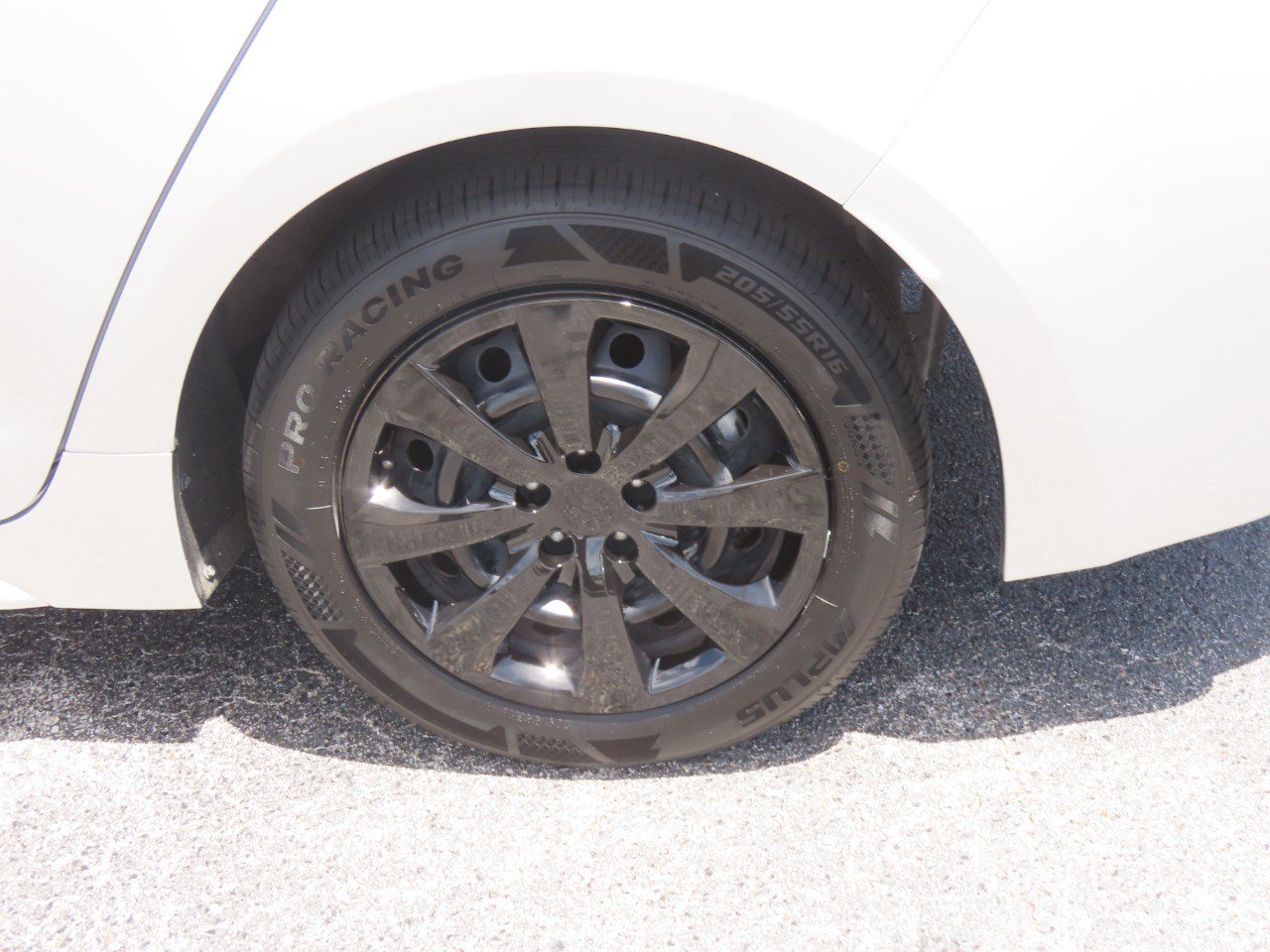 Used 2024 Toyota Corolla LE FWD image 14