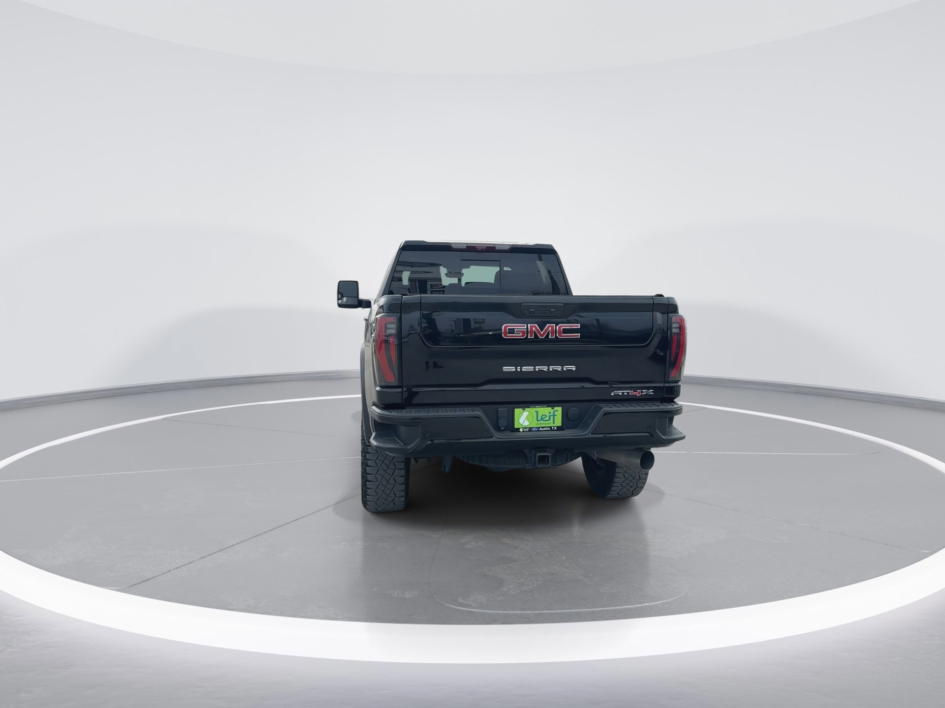 Used 2024 GMC Sierra 2500 AT4X image 9