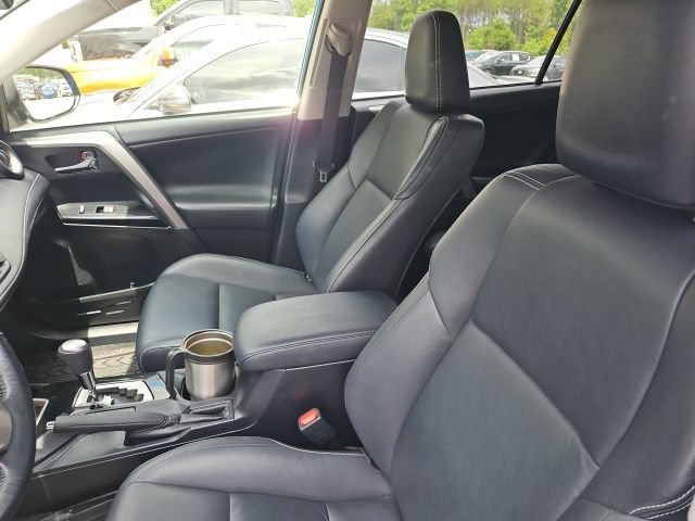 Used 2018 Toyota RAV4 Limited AWD/4WD image 13