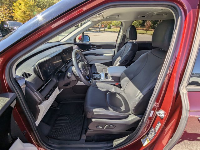 Used 2023 Kia Carnival SX image 17