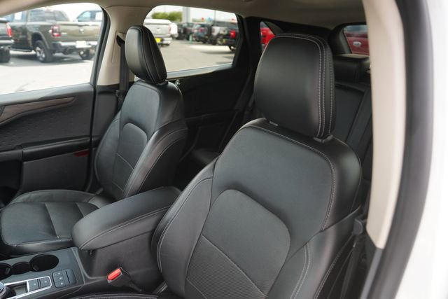 Certified 2020 Ford Escape Titanium w/ Titanium Premium Package 2.0 AWD/4WD image 10