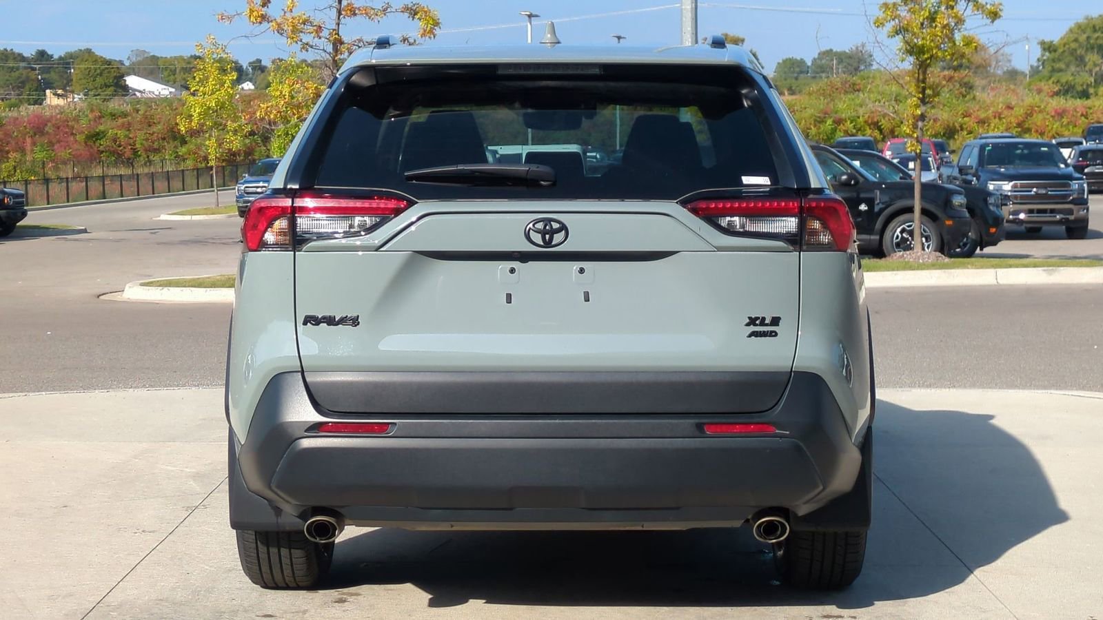 Used 2023 Toyota RAV4 XLE image 4