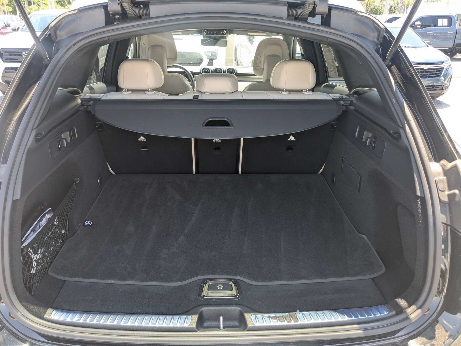 Used 2024 Mercedes-Benz GLC 300 4MATIC image 13