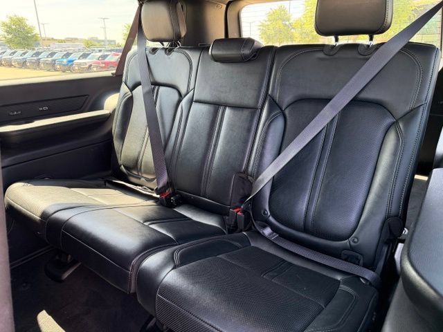 Used 2024 Jeep Wagoneer L Series II w/ Flexible Seating Group RWD image 22