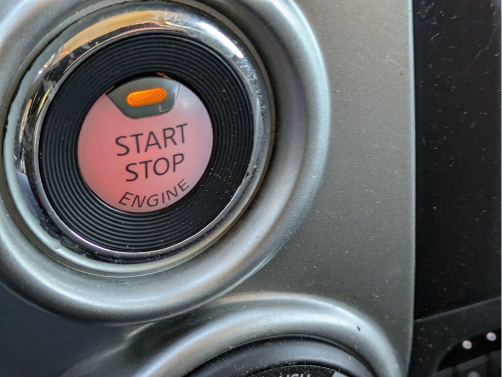 Used 2017 Nissan Titan SV image 19