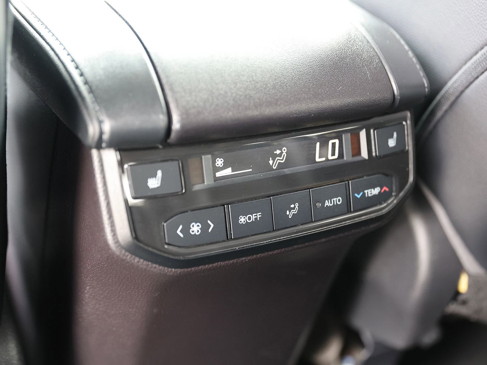 Used 2023 Toyota Highlander Platinum AWD/4WD image 23