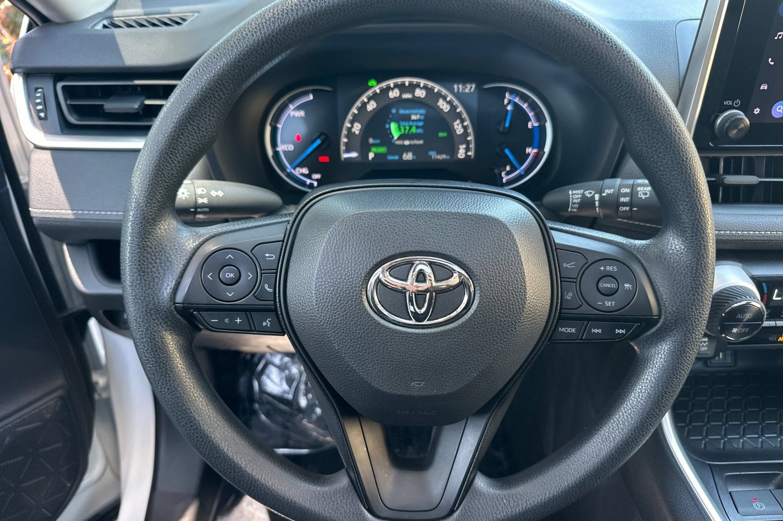 Used 2025 Toyota RAV4 XLE w/ Convenience Package AWD/4WD image 36