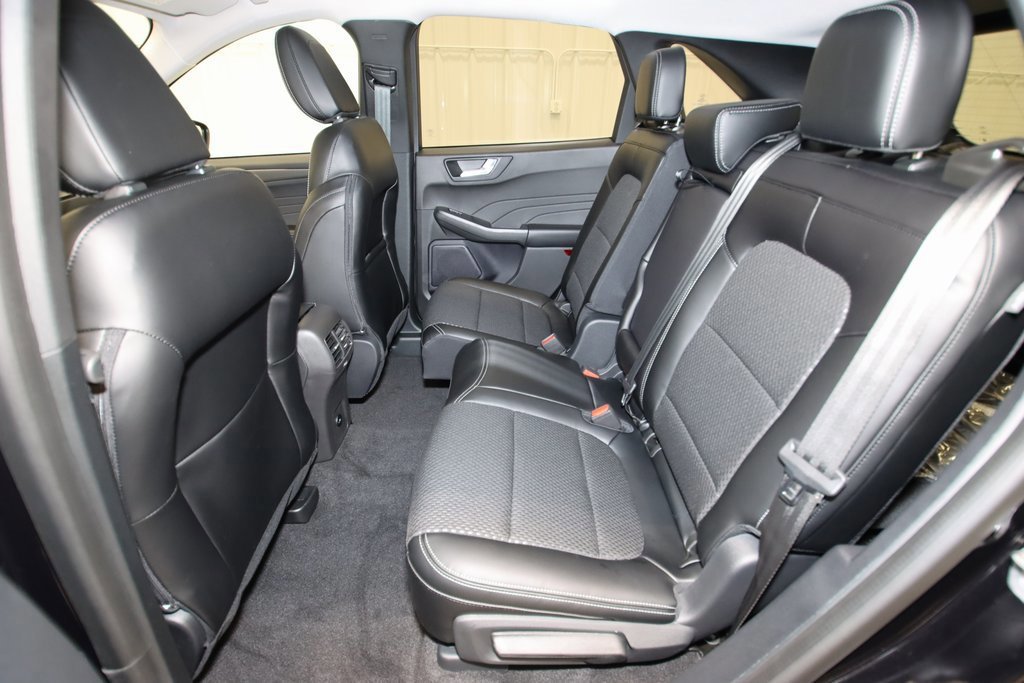 Certified 2024 Ford Escape SE image 32