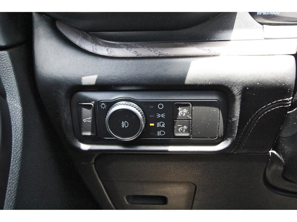 Certified 2020 Ford Explorer Platinum w/ Premium Technology Package AWD/4WD image 21