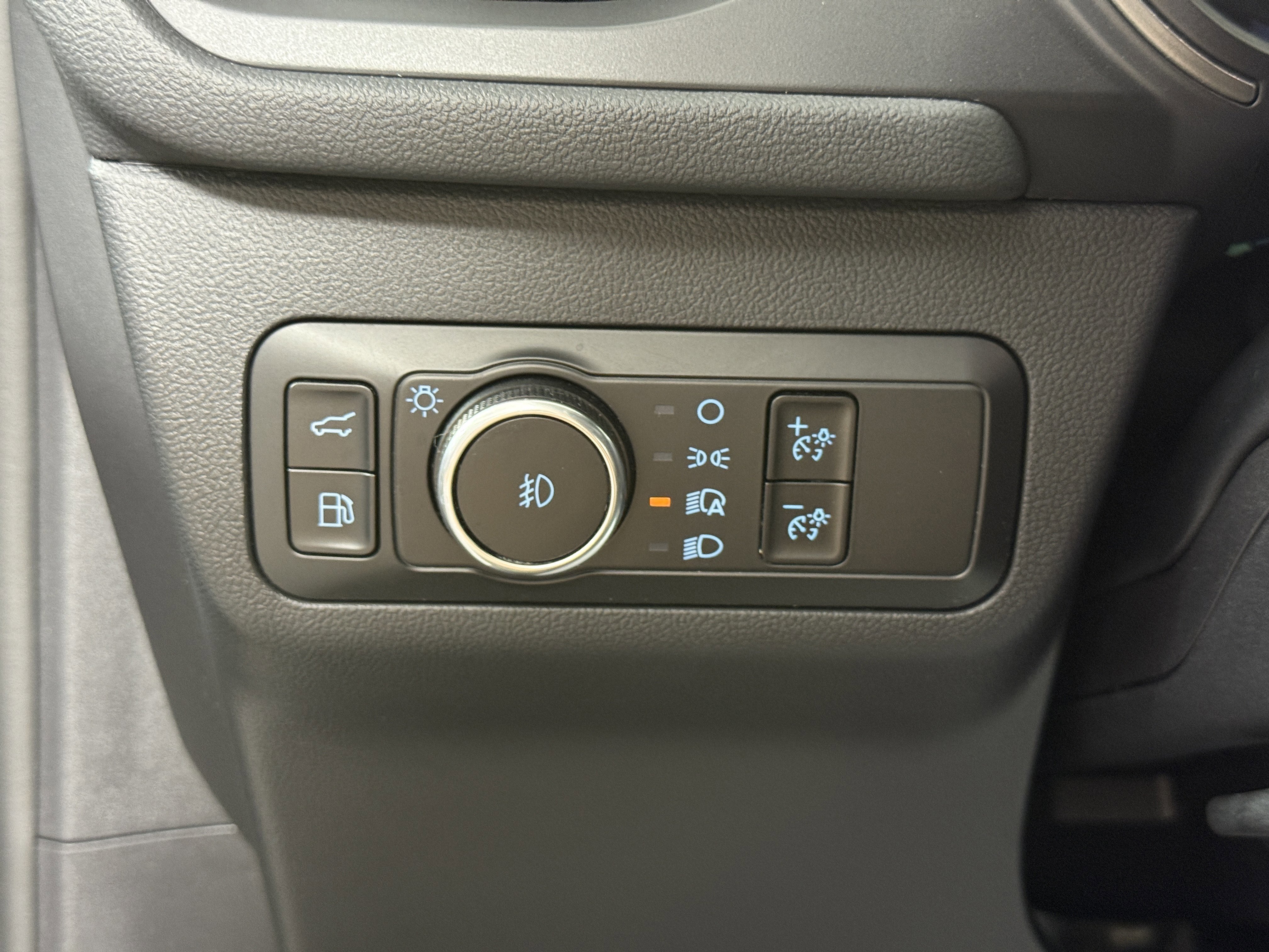 Certified 2025 Ford Escape SE FWD image 22
