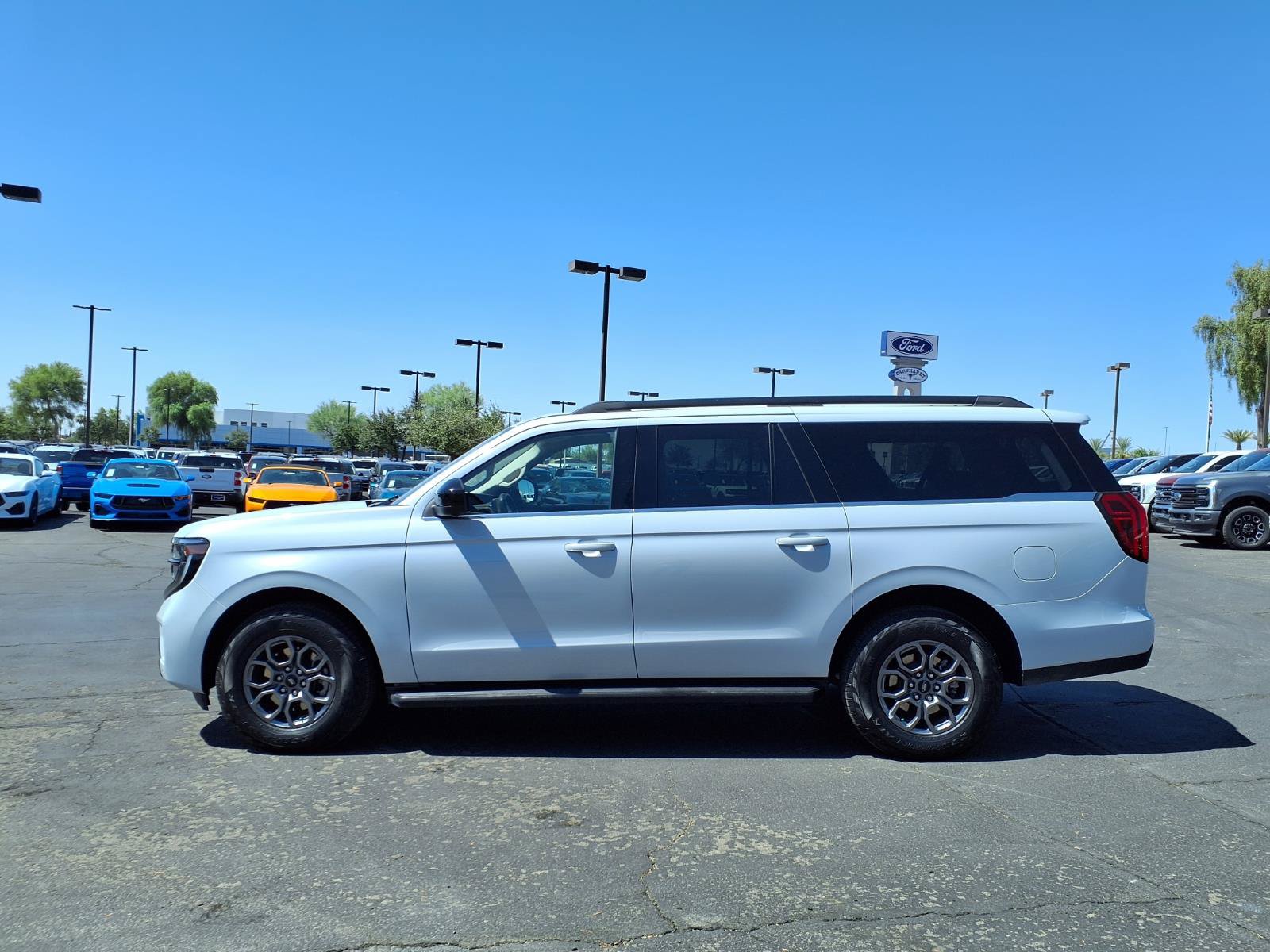 Certified 2025 Ford Expedition Active AWD/4WD image 3