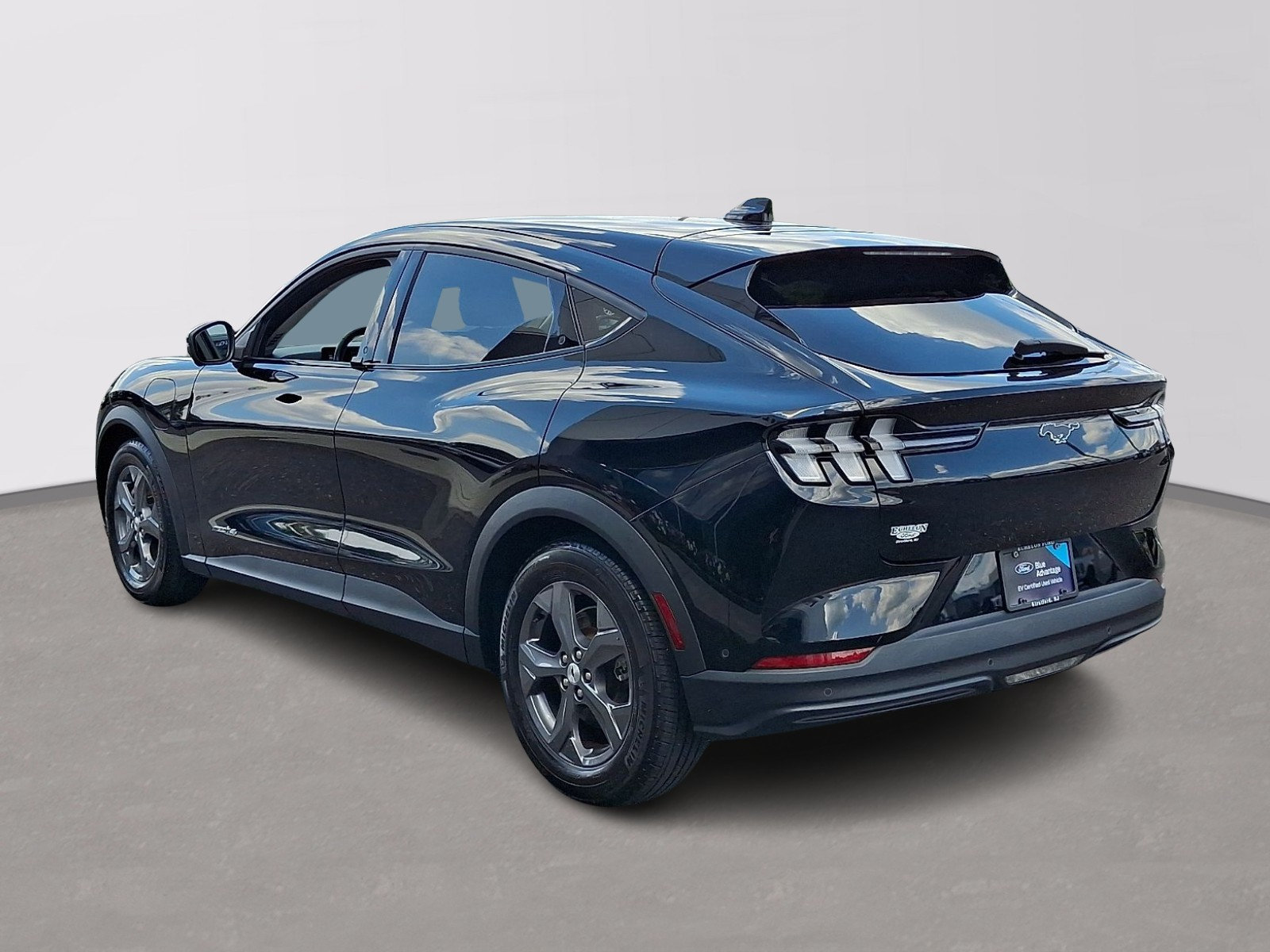 Certified 2023 Ford Mustang Mach-E Select AWD/4WD image 4