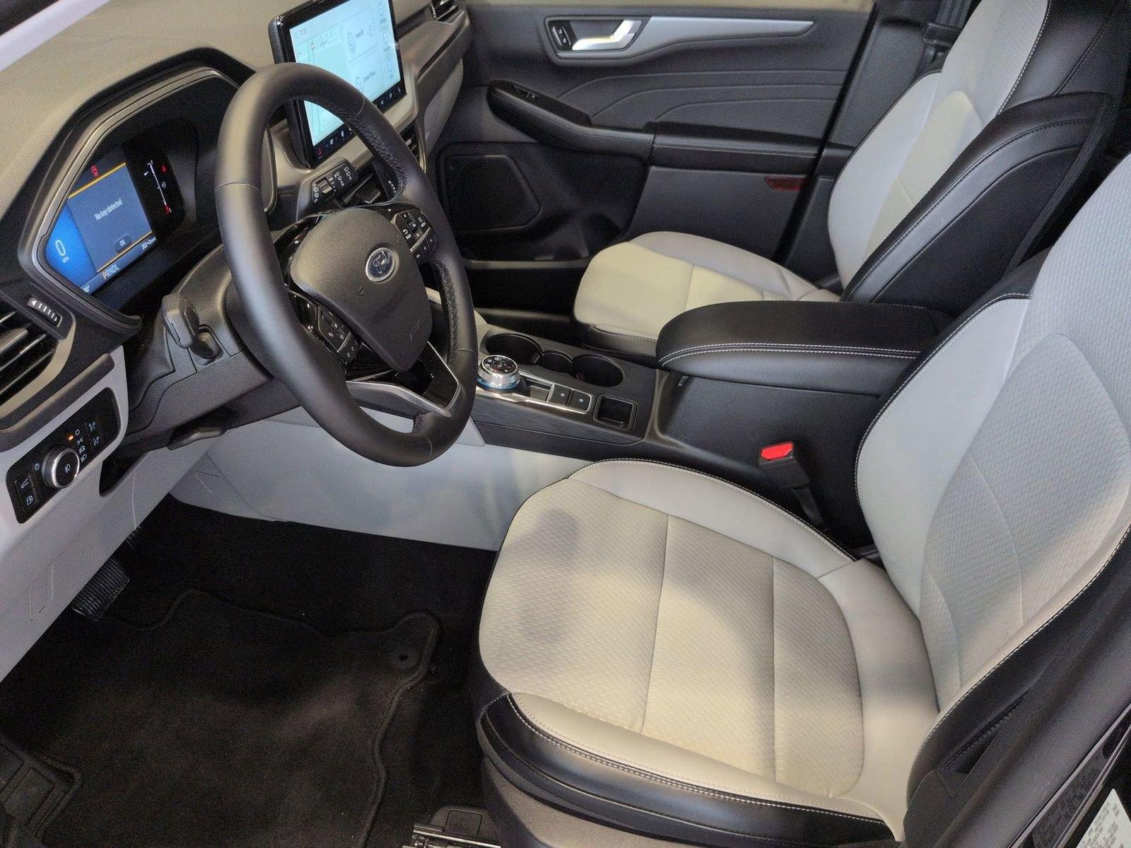 Certified 2025 Ford Escape SE image 19