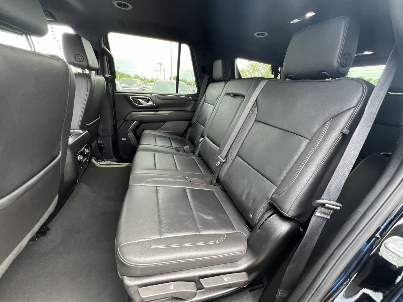 Used 2024 Chevrolet Tahoe LT AWD/4WD image 32