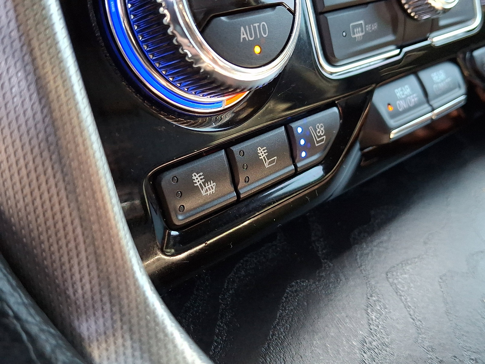 Used 2021 GMC Yukon Denali image 35