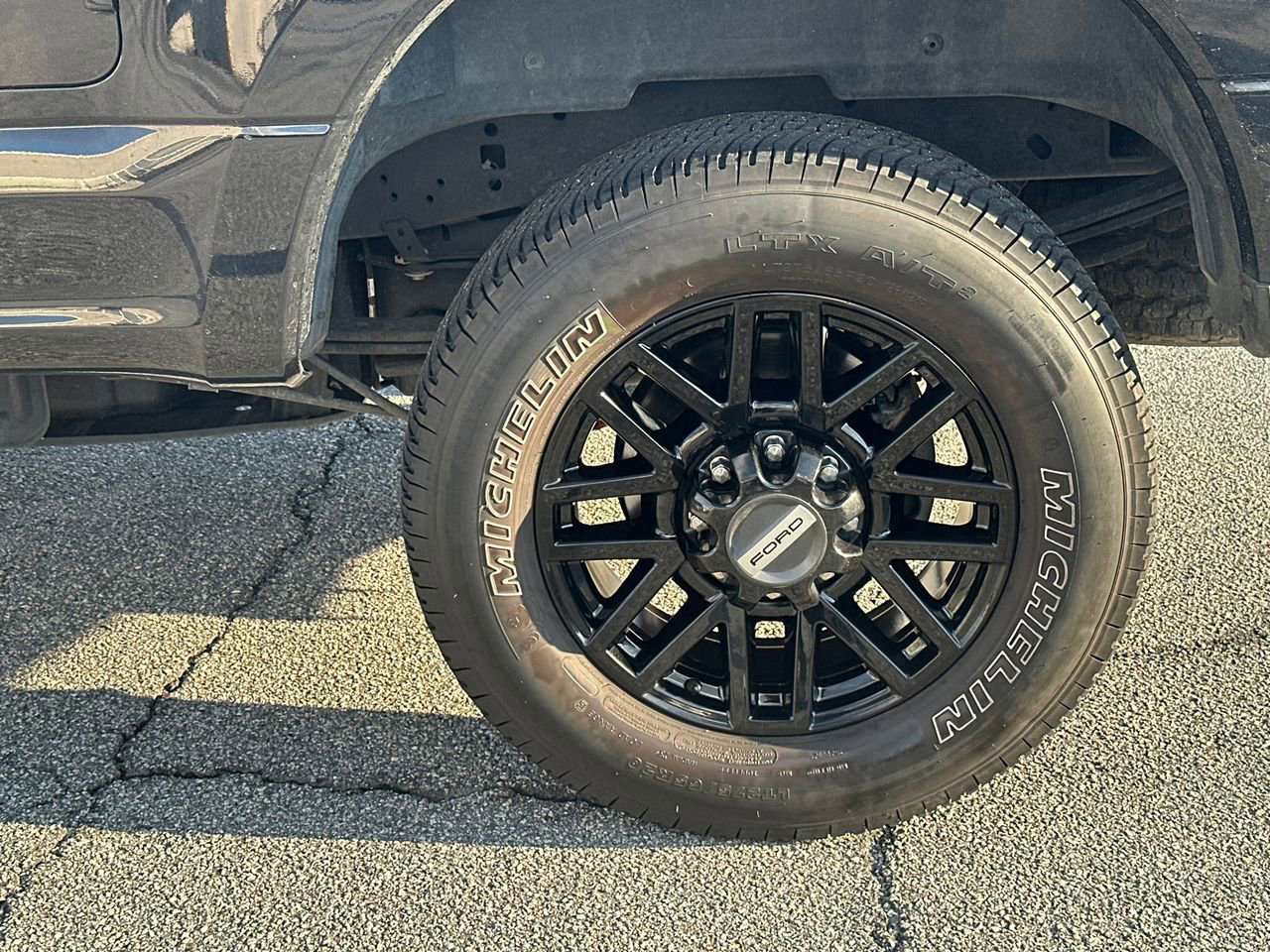 Certified 2022 Ford F250 Lariat w/ Black Appearance Package image 21