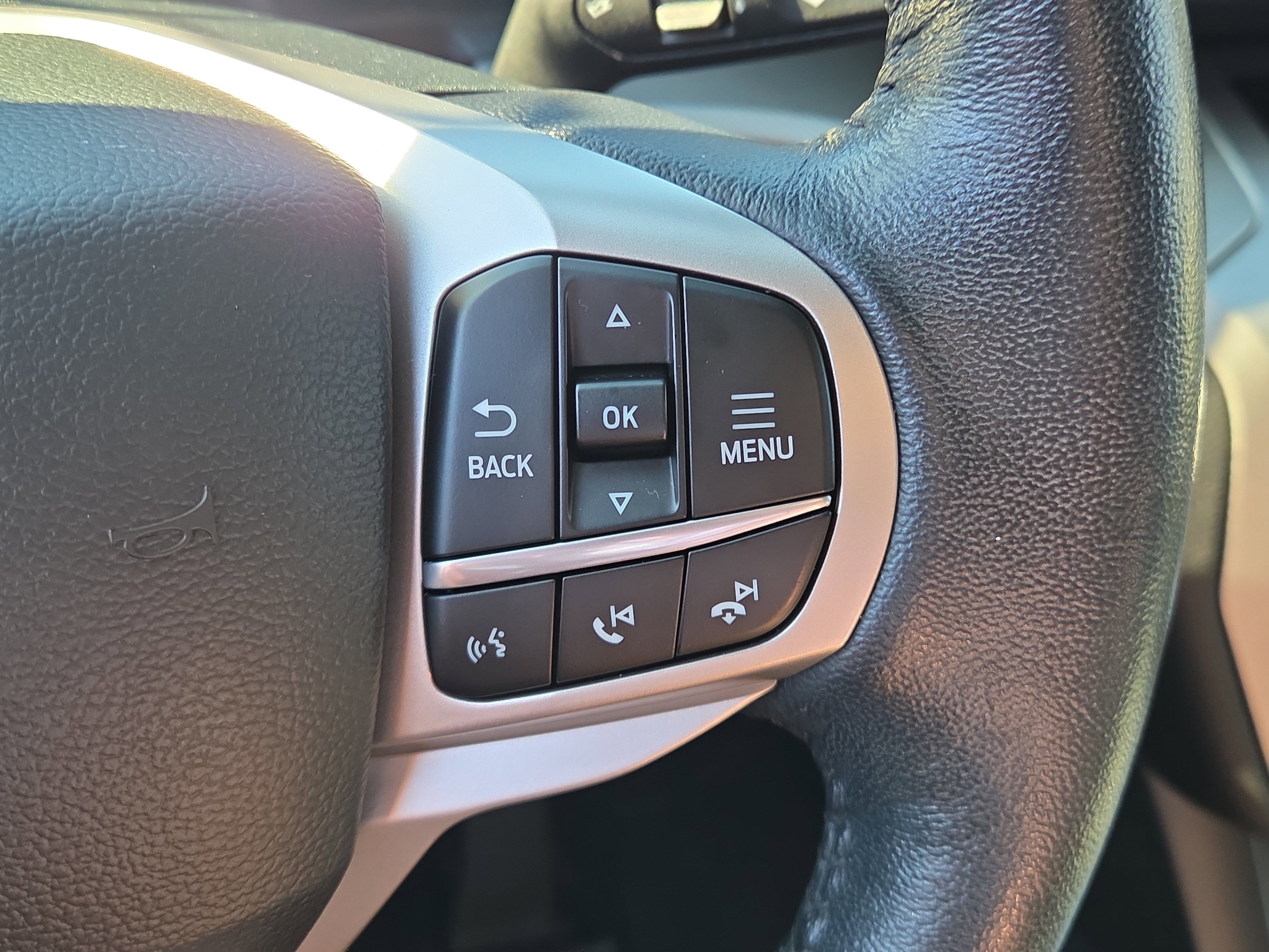 Certified 2022 Ford Explorer XLT w/ Equipment Group 202A AWD/4WD image 22