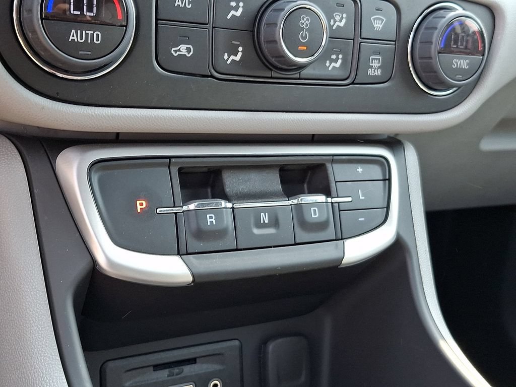 Used 2024 GMC Terrain SLT w/ LPO, Floor Liner Package AWD/4WD image 15