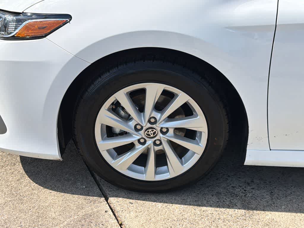 Used 2024 Toyota Camry LE AWD/4WD image 9