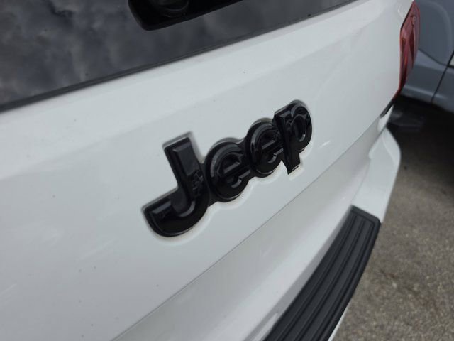 Used 2020 Jeep Grand Cherokee Altitude image 6