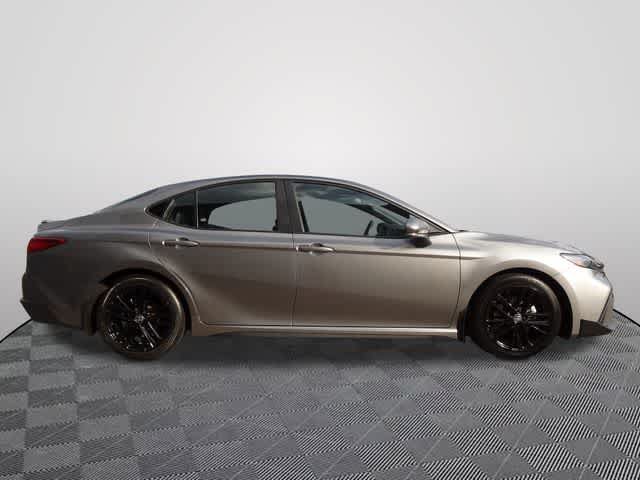 Used 2025 Toyota Camry SE w/ Convenience Package FWD image 4